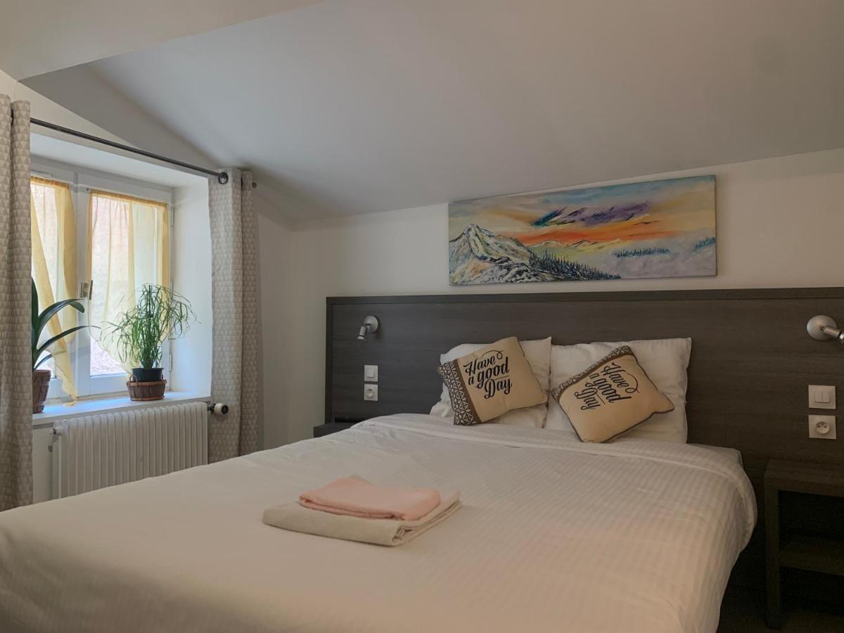 Logis Hotel Restaurant & Pizzeria Vuillot Cuiseaux Luaran gambar