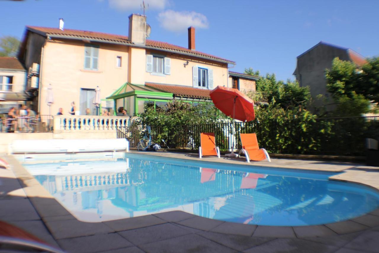 Logis Hotel Restaurant & Pizzeria Vuillot Cuiseaux Luaran gambar