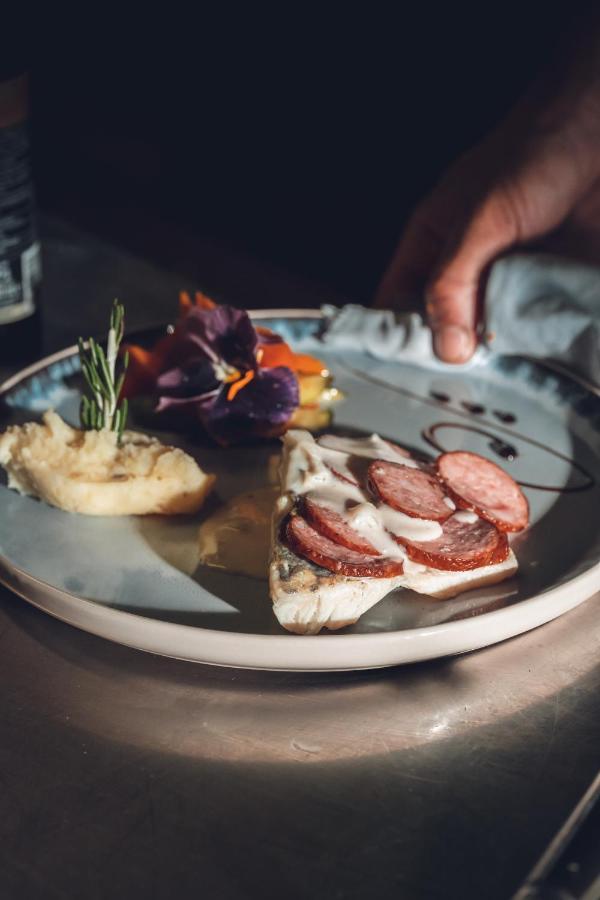 Logis Hotel Restaurant & Pizzeria Vuillot Cuiseaux Luaran gambar