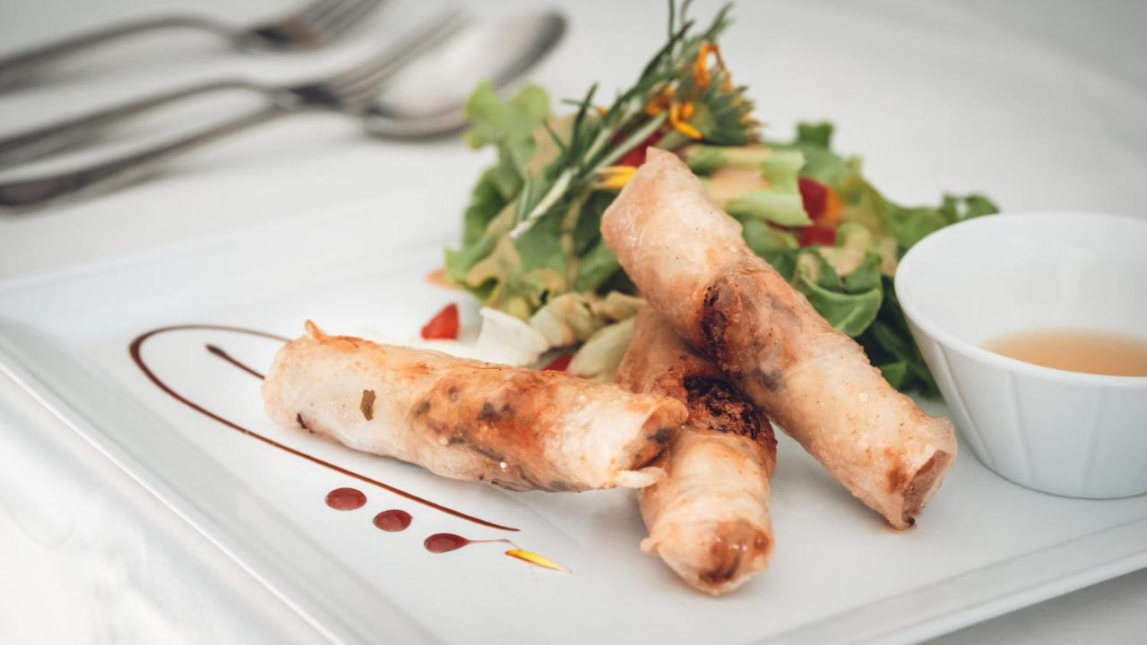 Logis Hotel Restaurant & Pizzeria Vuillot Cuiseaux Luaran gambar